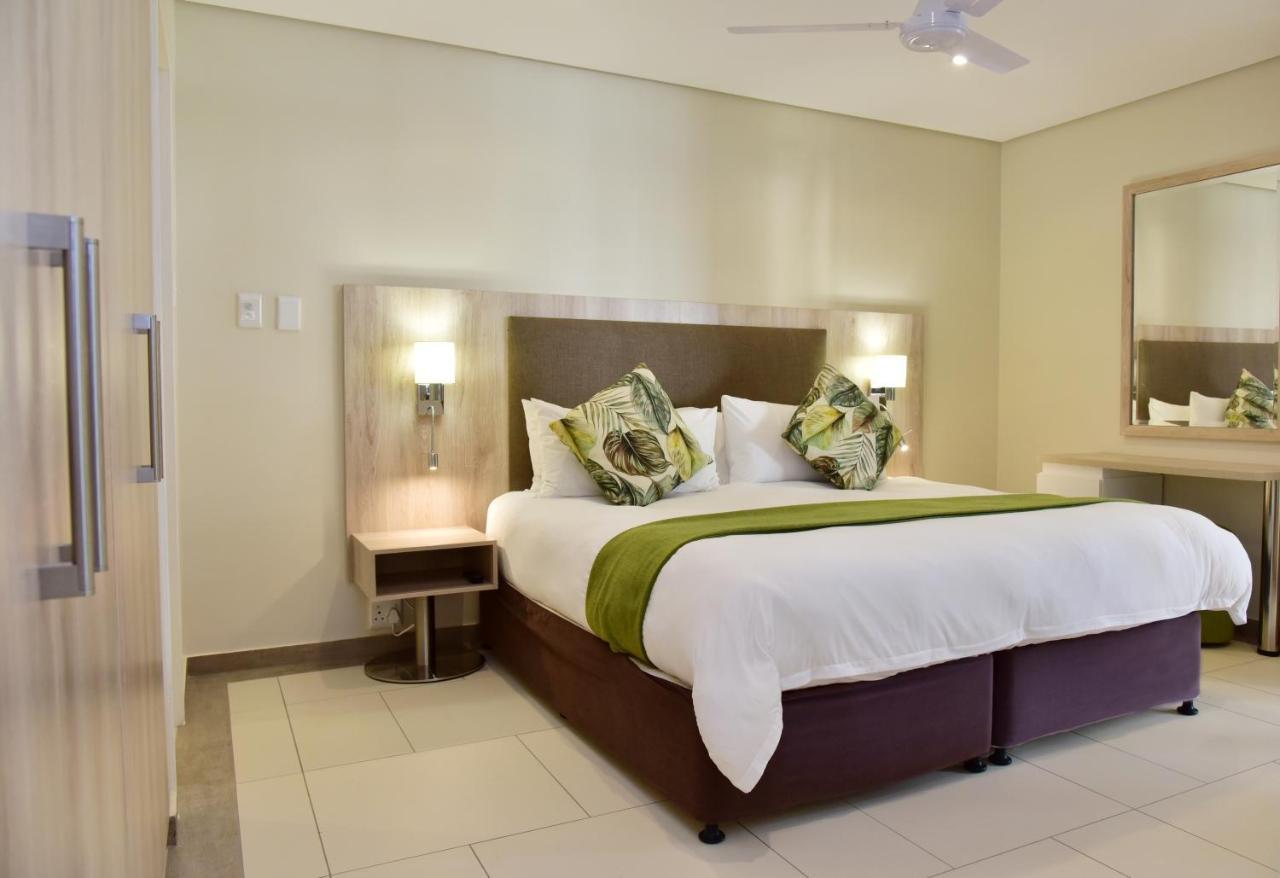 La Lucia Sands Beach Resort Durban Buitenkant foto