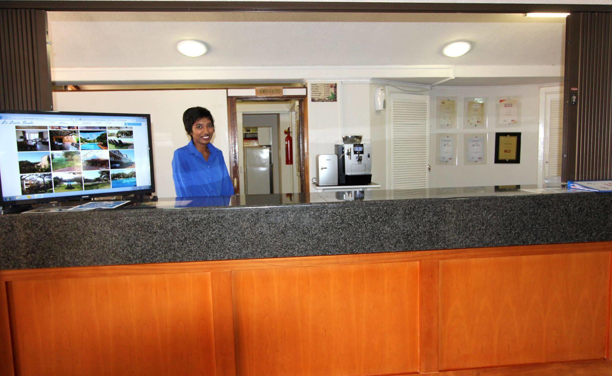 La Lucia Sands Beach Resort Durban Buitenkant foto